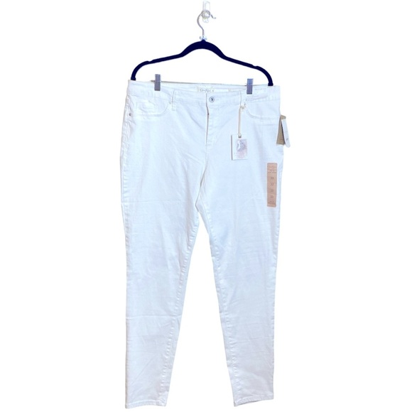 NWT JESSICA SIMPSON'S Kiss Me Jeans in White, size 33 - Picture 2 of 12